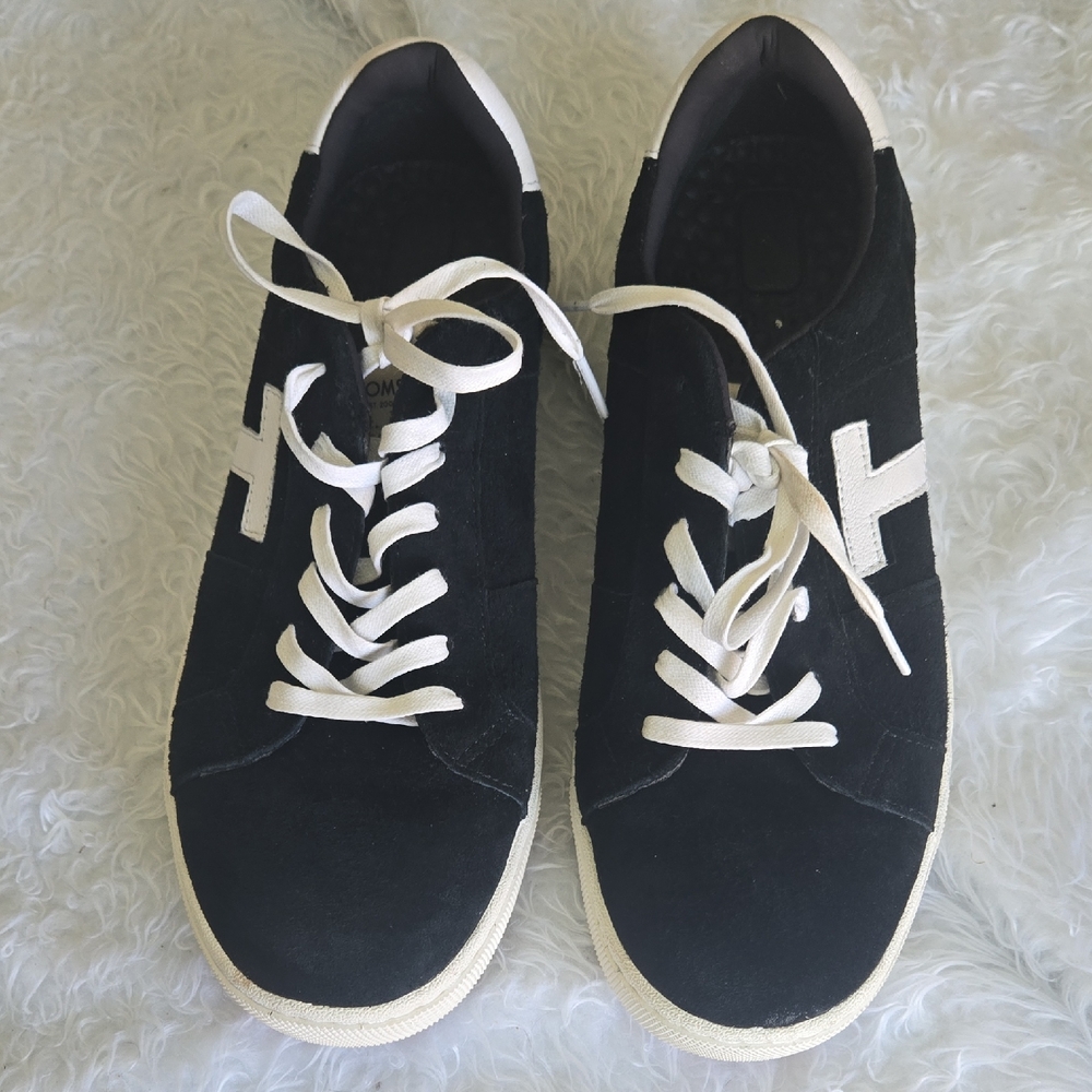 Toms Black and White Athletic‎ Shoes